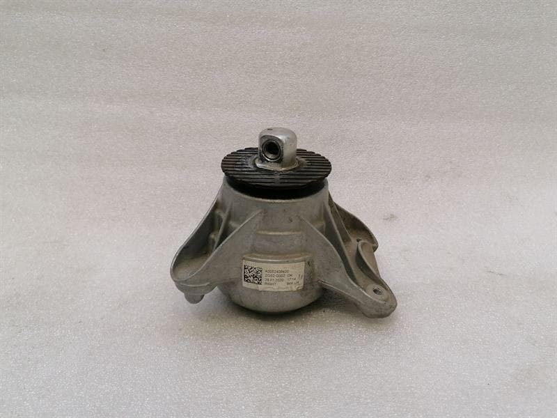 MERCEDES-BENZ Mercedes C Class W205 Engine Mount A2052409400 Engine Holder