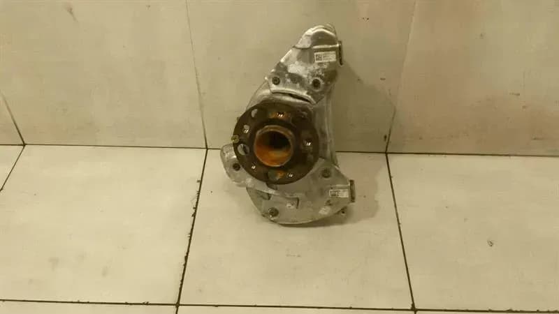 MERCEDES-BENZ Mercedes GT C190 GTR AMG Left Front Hub A1903308901 Wheel Bearing Housing Front Left