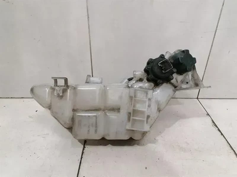 PORSCHE Porsche 911 997 expansion tank 99610605704 expansion tank cooling water