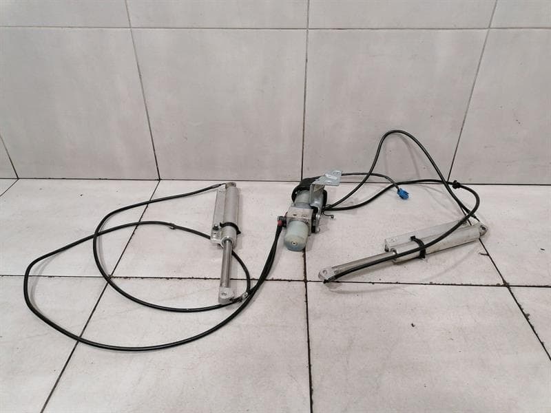 PORSCHE PORSCHE 911 997 HYDRAULIC PUMP 99756106000 HYDRAULIC PUMP ROOF HOOD
