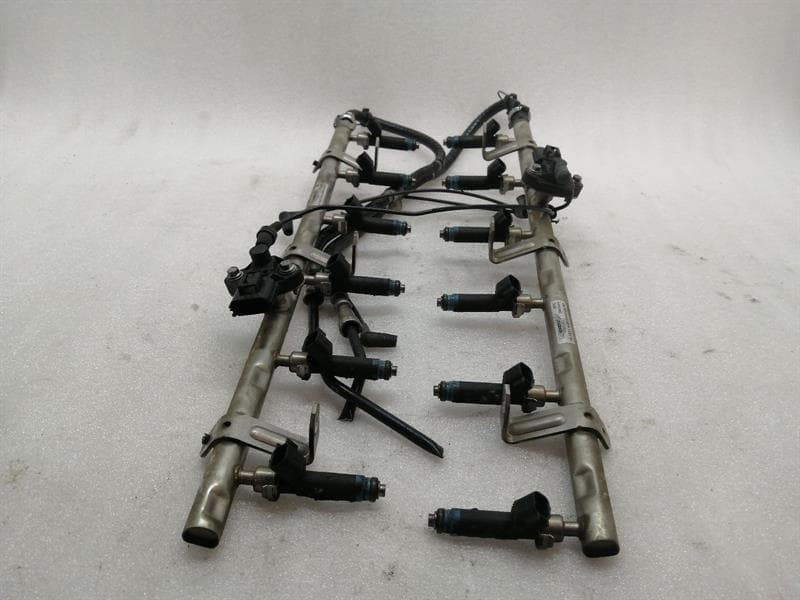 ASTON MARTIN ASTON MARTIN DBS V12 08-12 Fuel Rail 4G4E-9S441-CB Injection Strip Pipe Distributors