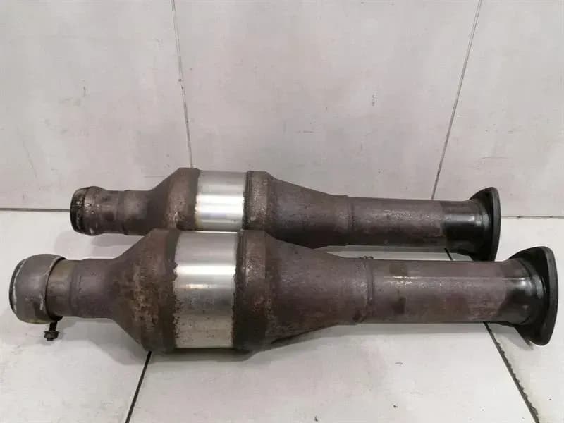 ASTON MARTIN Aston Martin DBS V12 08-12 Secondary Catalytic SET x2 8G43-5E211-AB Catalytic Converter