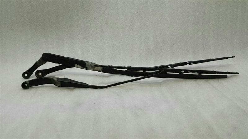 ASTON MARTIN Aston Martin DB9 Volante RHD Wiper Arm 4G43-17526-FA Right Hand Drive Set