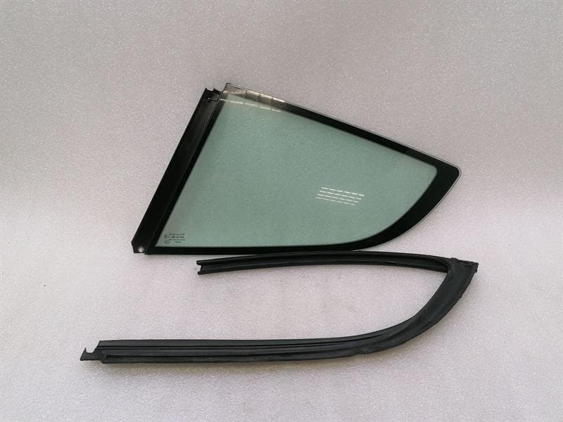 ASTON MARTIN ASTON MARTIN DB9 COUPE Left Quarter Glass 4G43-76-11087 Door Window 1⁄4 Rear Li
