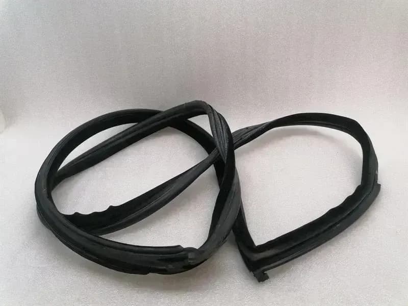FERRARI Ferrari 550 Maranello F133 Door Seal 64740100 LH Door Seals
