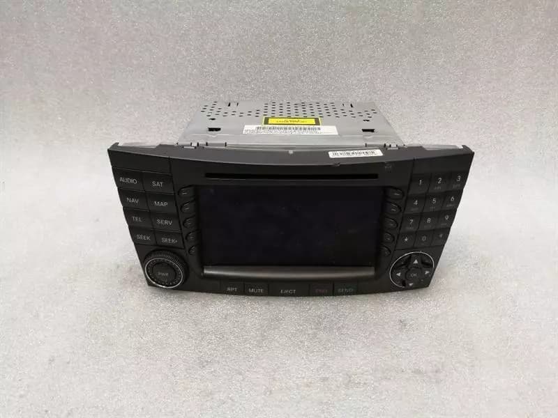MERCEDES-BENZ MERCEDES CLS W219 CD player A2118700289 audio system controller command sat nav