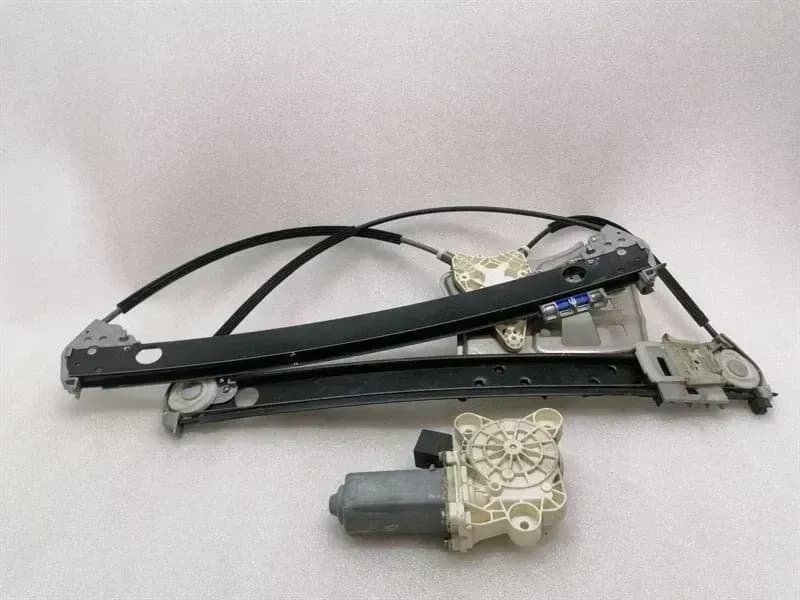 MERCEDES-BENZ Mercedes S W220 Left Front Door Winder A2207202546 Front Left Window