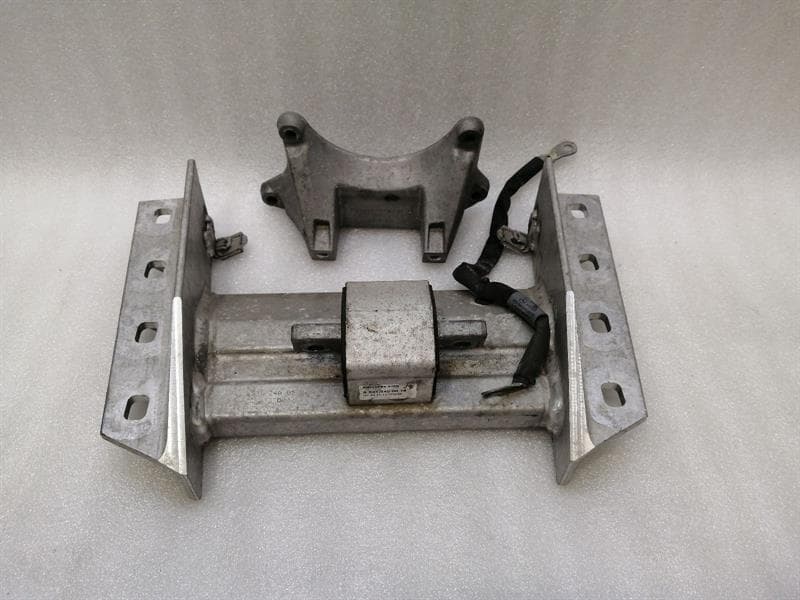MERCEDES-BENZ Mercedes SL R231 SL63 AMG Gearbox mount A2312400502 Transmission Holder