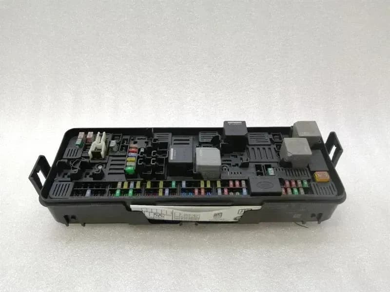 LAND ROVER LAND ROVER Range Rover Sport L494 Fuse Box JPLA-14N030-AB Fuse Box