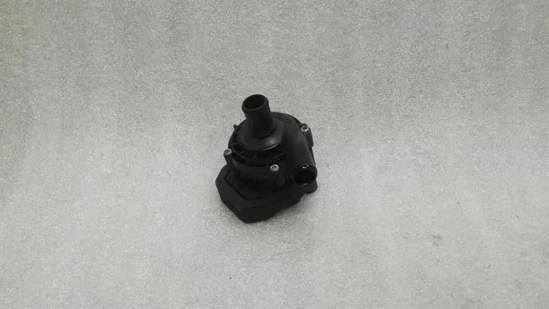 MERCEDES-BENZ Mercedes SLK R171 additional cooling pump A1718350064 coolant pump pump