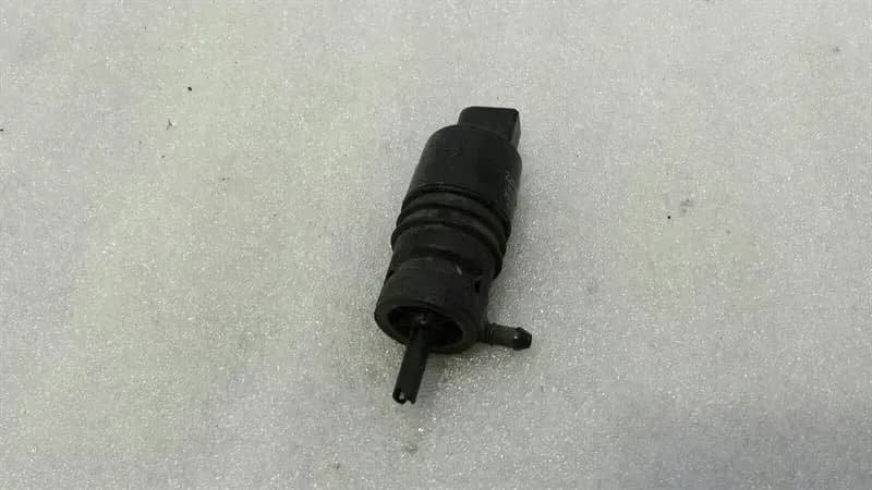 Mercedes W221 W204 W216 W212 Washer Fluid Pump A2218690121 Washer Water Pump