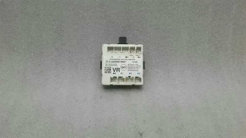 MERCEDES-BENZ Mercedes C Class W205 FRH Door Module A2229001908 Door Control Unit Front Right
