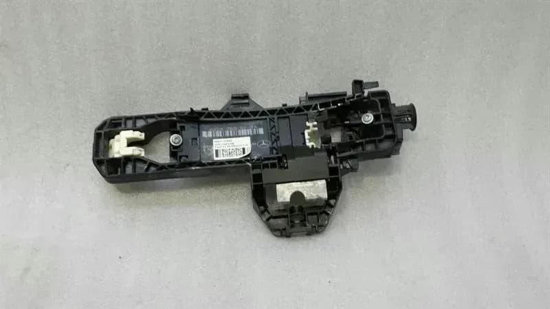 MERCEDES-BENZ Mercedes E Class W207 FLH door handle carrier A2047600734 door handle carrier VL