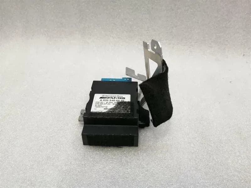 Mercedes C63 AMG W204 Fuel Pump ECU A0355400445 Fuel Pump Module M156 V8
