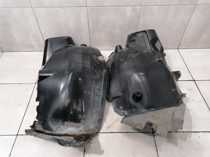 MERCEDES-BENZ Mercedes C63 AMG W204 WHEEL ARCH LINER LEFT A2046900930 WHEEL RUN COVER LEFT