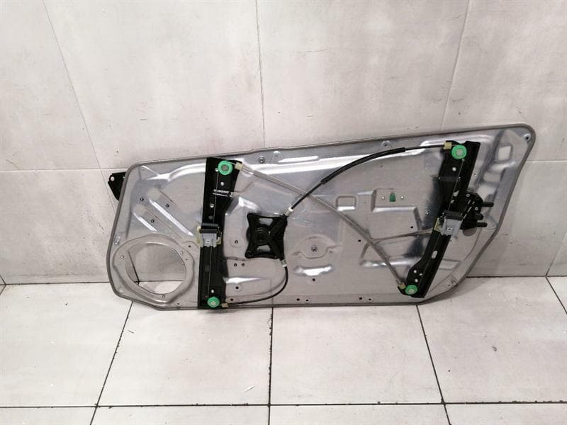 MERCEDES-BENZ Mercedes C Class W204 Left Front Door Winder A2047202979 Window Regulator Front Li
