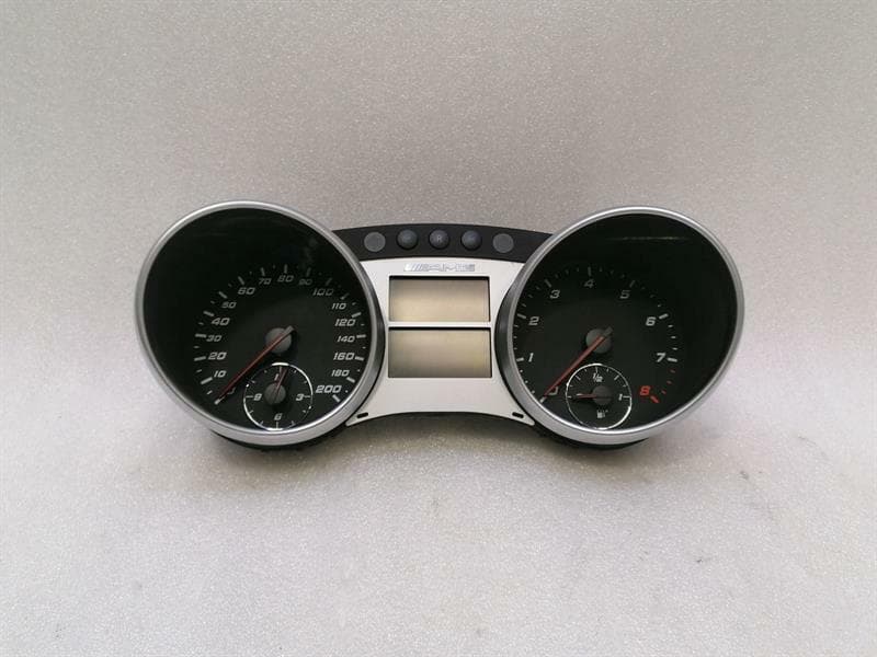 Mercedes ML63 AMG W164 Instrument Cluster A2515401448 Speedometer MPH V8