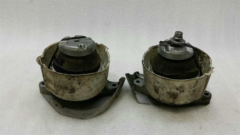 MERCEDES-BENZ Mercedes S-class W221 S65 AMG Engine Mount A2162400017 Engine Holder M275