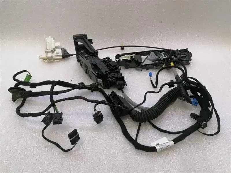 MERCEDES-BENZ Mercedes S-Class W222 Door Lock A0997207000 FR VR LHD Door Lock