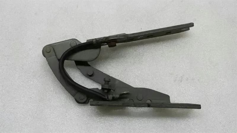 BMW BMW 7 Series E65 Bonnet Hinge RHS 41618240334 Hood Hinge Right