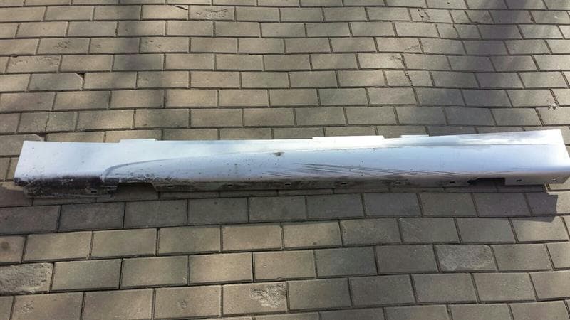 BMW BMW 1 Series E87 M sport side sills left 51777906815 side skirt left
