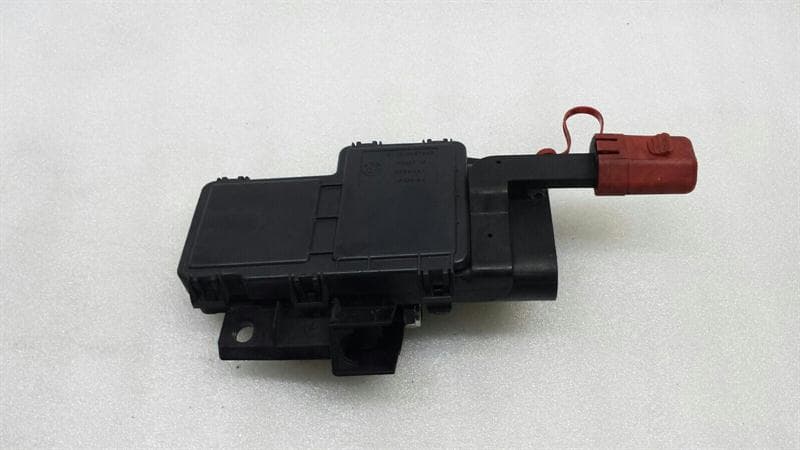 BMW BMW 7 series E65 E66 Relay 61146976383 Battery Cable Cover