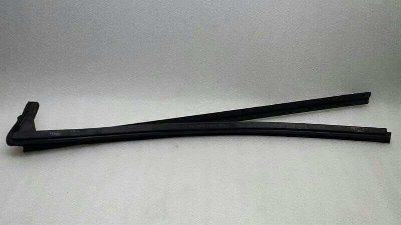 MERCEDES-BENZ Mercedes CLK W209 Left Body Moulding A2096700138 Bar Left