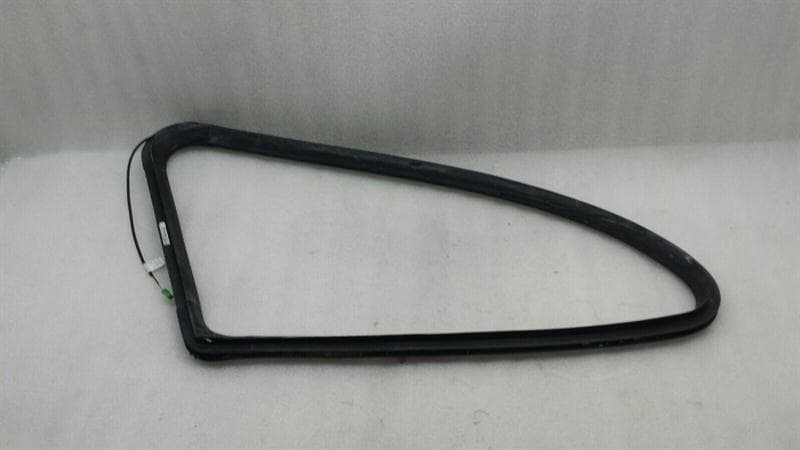 MERCEDES-BENZ Mercedes R Class W251 Right Rear Window Seal A2516702439 Side Window Right