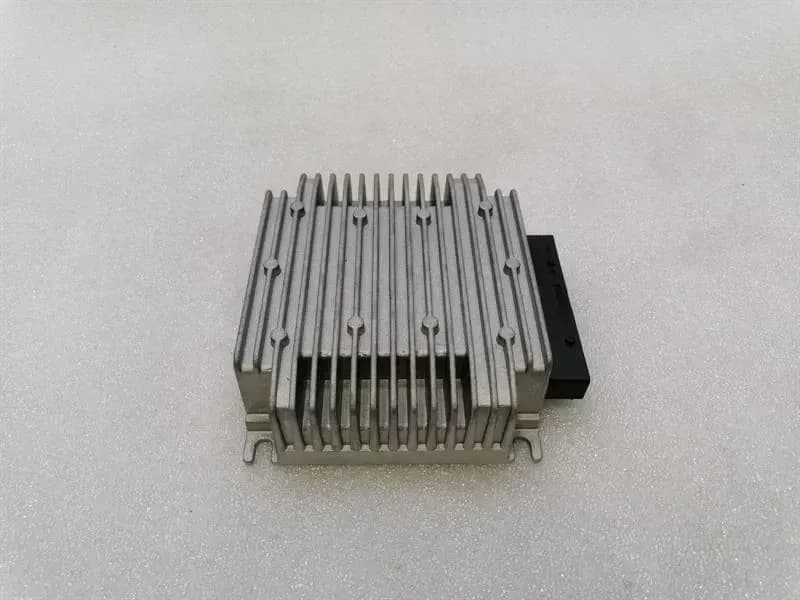 TESLA Tesla Model S 90D Audio Amplifier 1000350-001-09 Amp