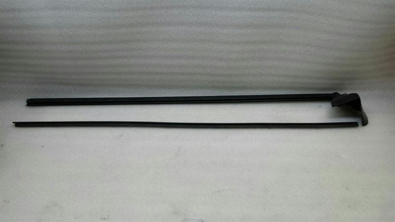 BMW BMW 3 Series E46 Right Body Moulding 51327026392 Door Bar Right MATTE BLACK