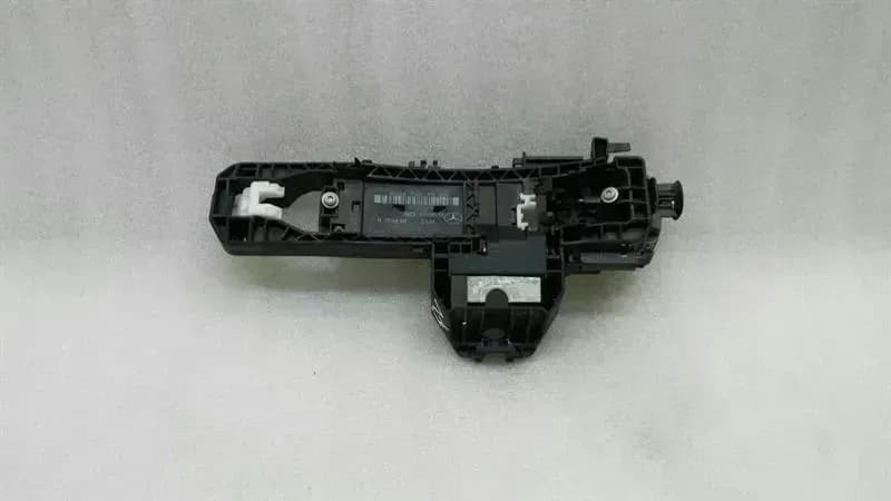 MERCEDES-BENZ Mercedes GLK X204 FLH Handle Carrier A2047601534 Door Handle Holder Front Left