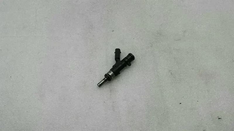 Mercedes W221 Fuel Injector A1560780023 Fuel Injector M156 S63 AMG CL63 V8