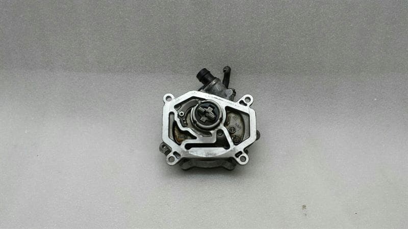 Mercedes A45 AMG W176 vacuum pump A1331800401 vacuum pump M133