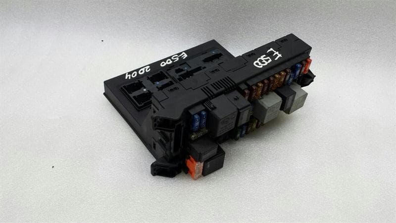 MERCEDES-BENZ Mercedes E Class W211 Fuse Box A2115453901 Fuse Box SAM