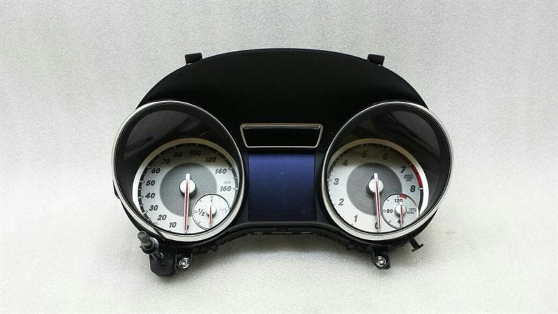 MERCEDES-BENZ MERCEDES GLA X156 Instrument Cluster A1569009302 Speedometer MPH M270 2.0T