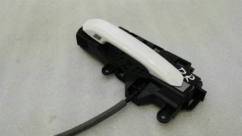 AUDI Audi A4 8W rear right door handle 8W02837812A door handle rear right