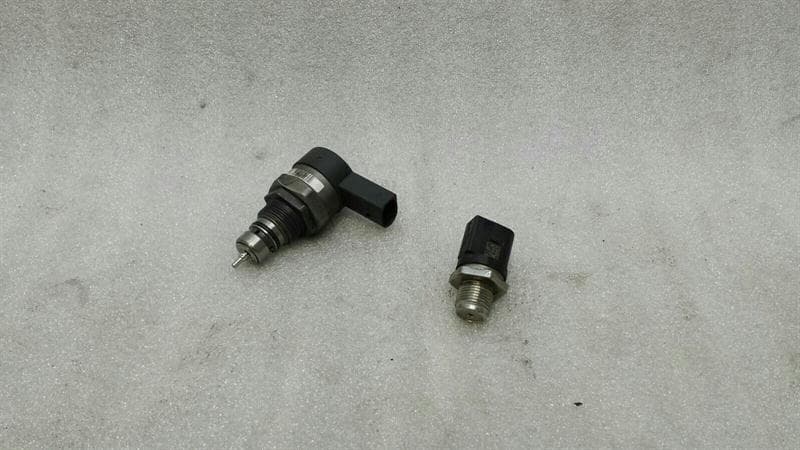 Mercedes CLS W219 Fuel Prersure Sensor Set A6110780449 Rail Pressure Sensor Set