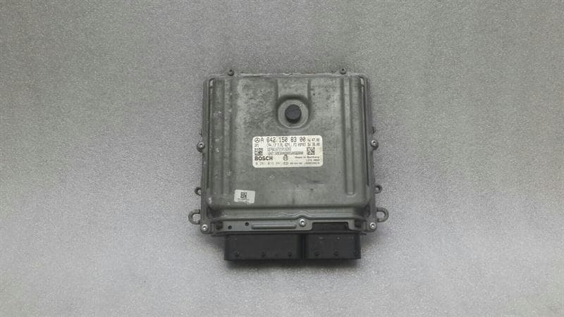 MERCEDES-BENZ Mercedes R Class W251 Engine ECU A6421508300 Engine Control Unit OM642 V6 Diesel