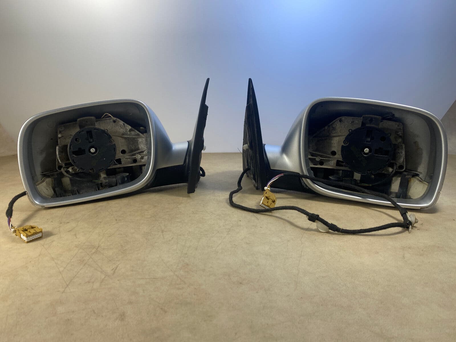 VW VW Touareg GENUINE Left & Right Side Power Folding Mirror Set
