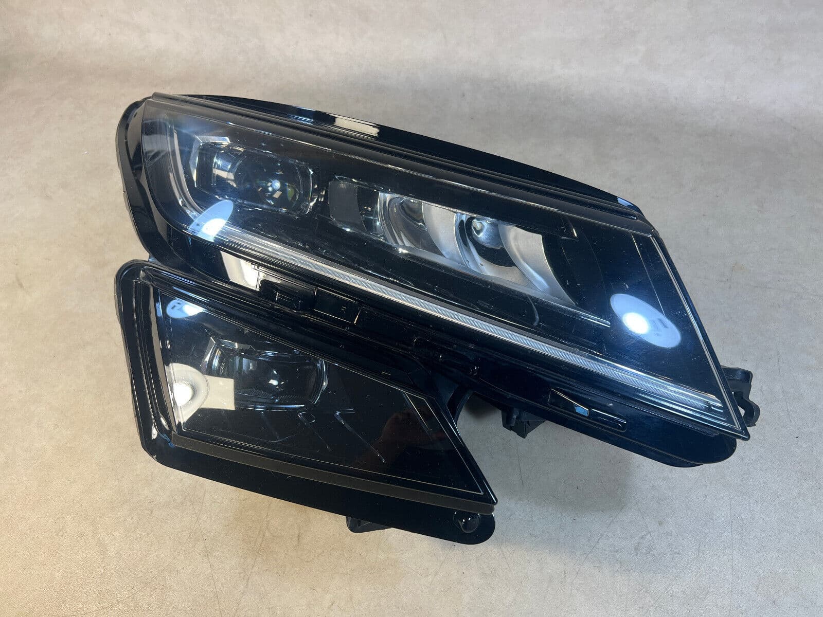 SKODA SKODA KODIAQ 566941016E FULL LED FRONT RH Right Headlights Headlight Headlamp