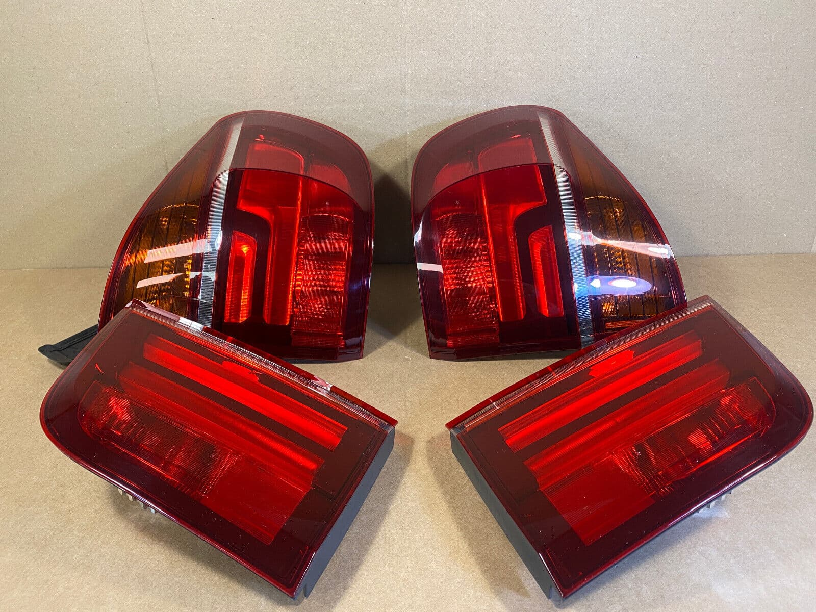 BMW BMW X5 E70 GENUINE FACELIFT Design SET Rear lights LED inside and outside LH+RH
