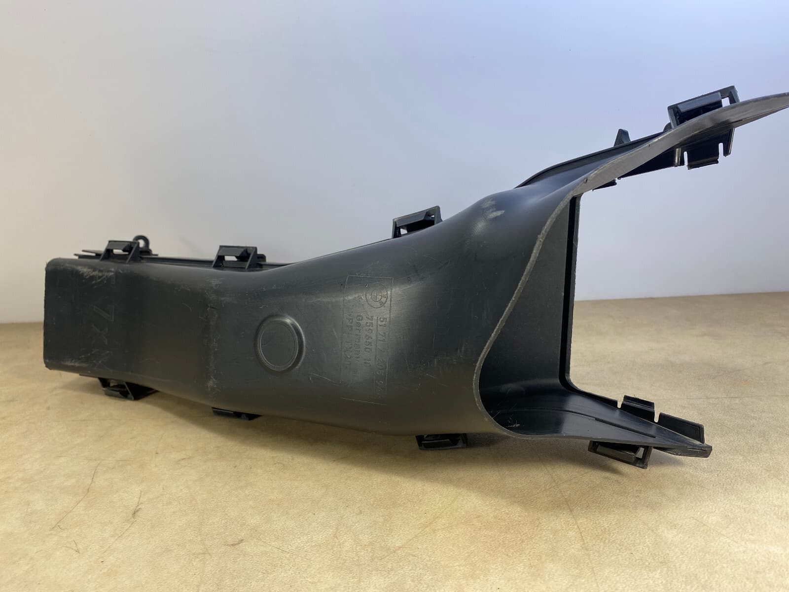 BMW BMW E70 E71 X5 M X6 4.4 RADIATOR AIR INTAKE HOSE TUBE DUCT RIGHT OEM 51717205944
