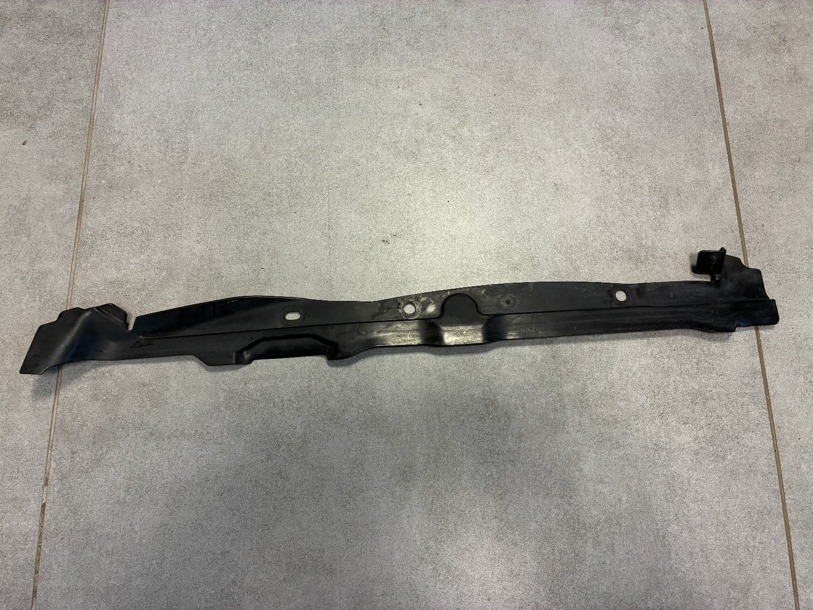 LAND ROVER GENUINE Land Rover Range Rover Sport L320 Front Left Side Fender Rearward Seal