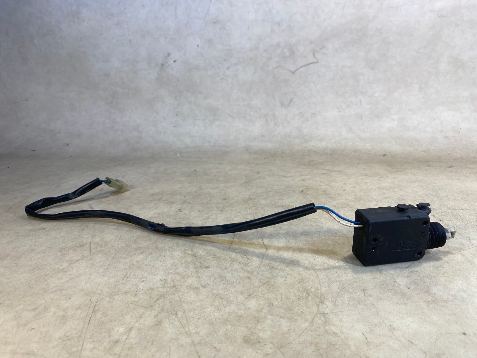 MERCEDES-BENZ Mercedes G class W463 Genuine Door Lock Actuator A0048202542