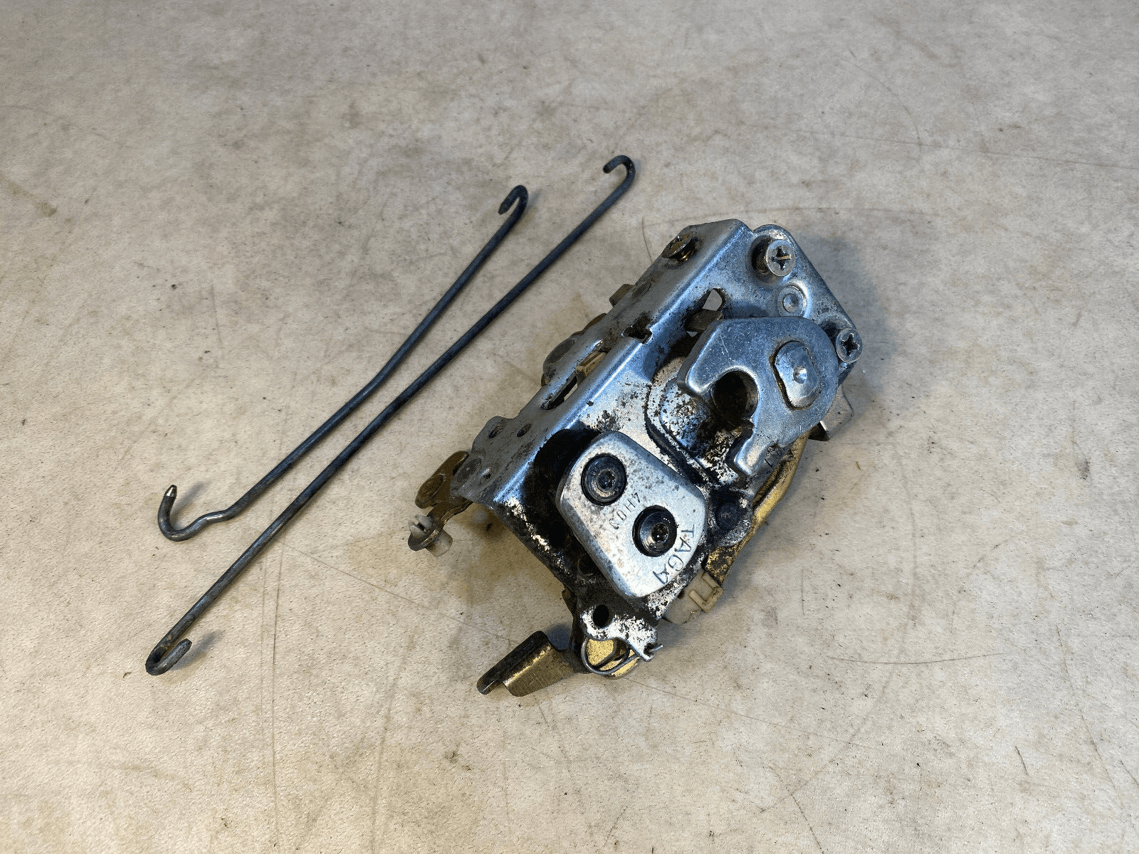 BMW GENUINE BMW 7 Series E23 Rear Left Door Lock Catch 51221885919
