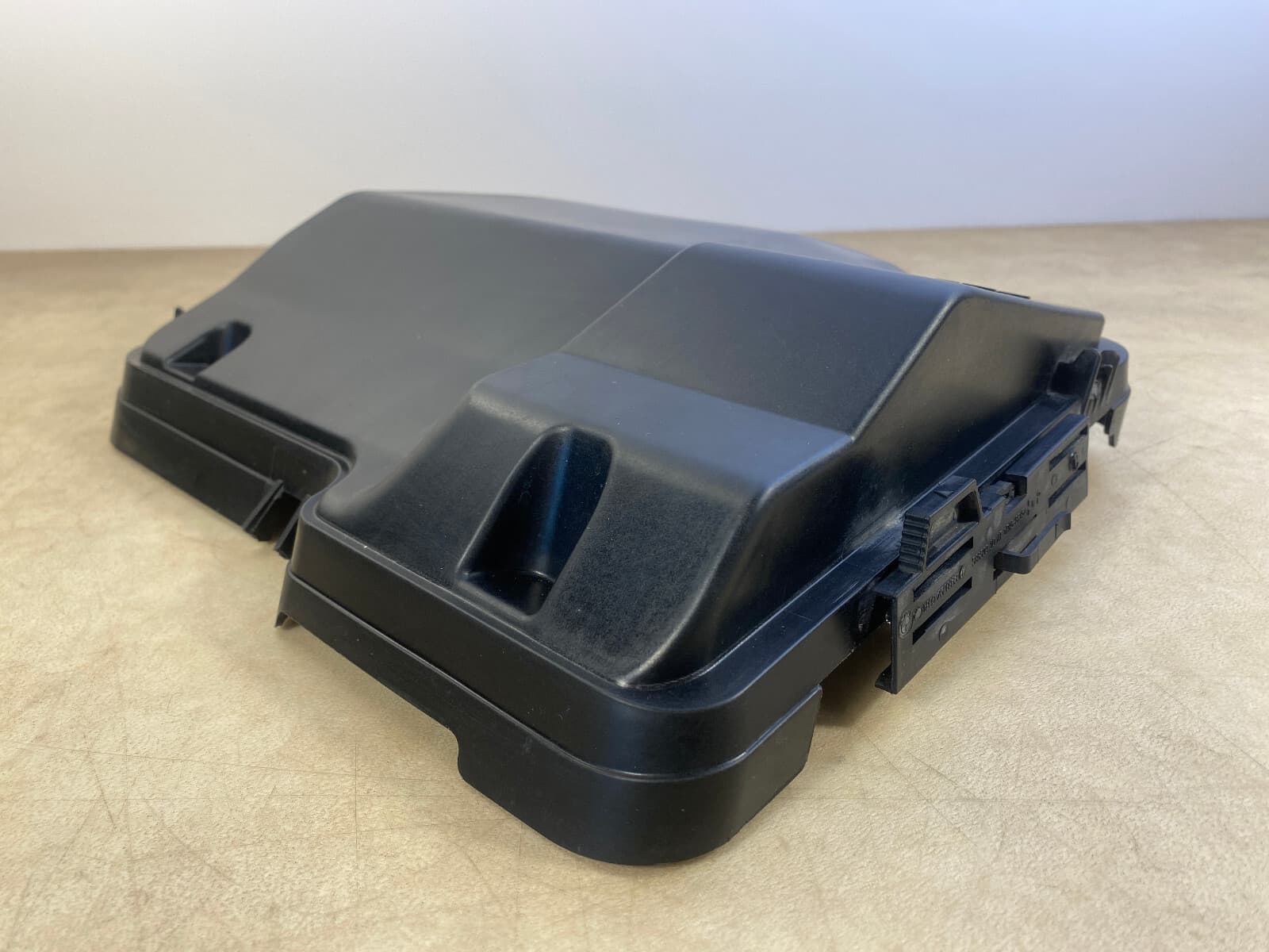 BMW BMW X5 X6 series E70 E71 F15 F16 OEM Cover electronic-box 12907555102