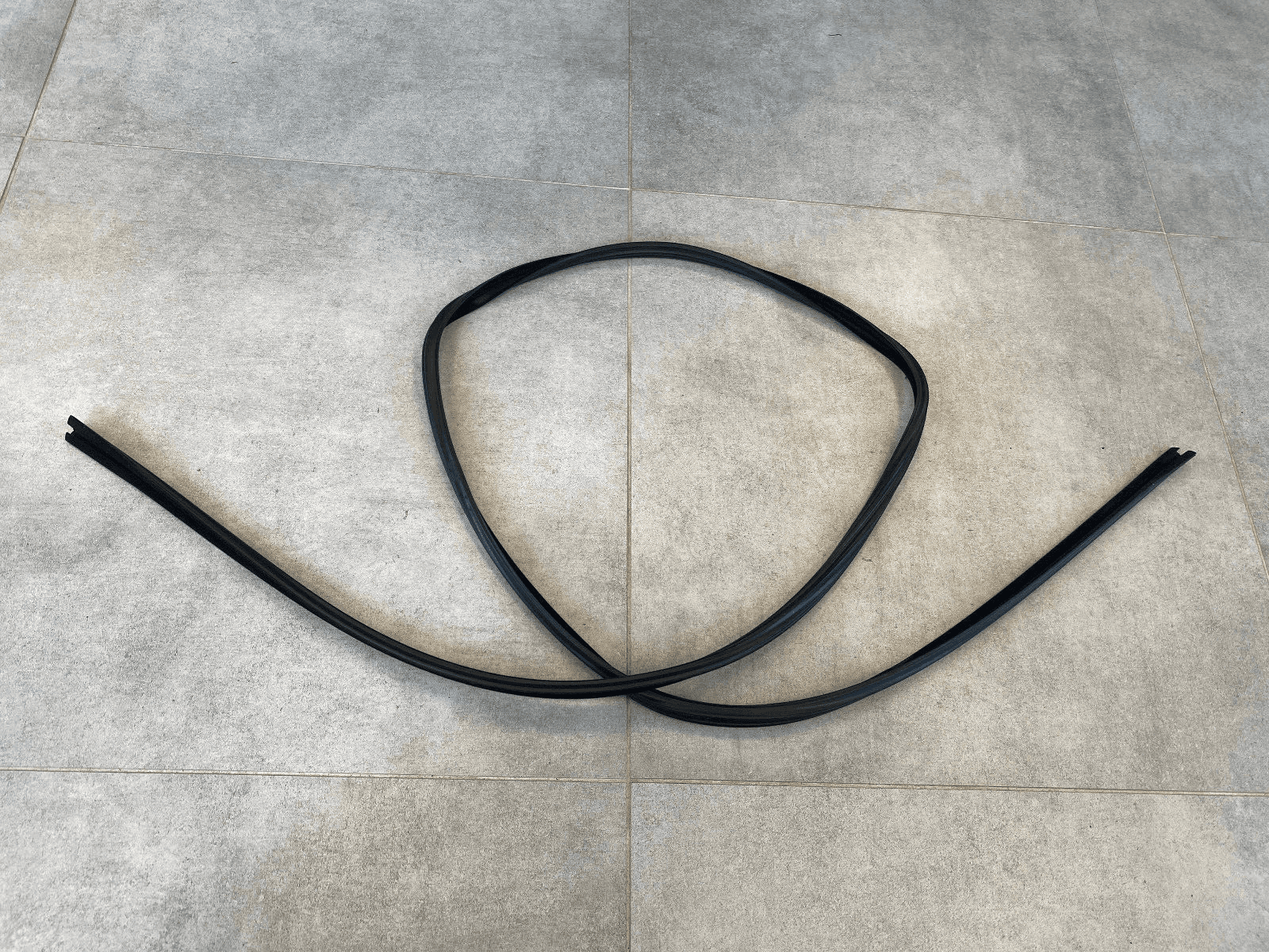 MERCEDES-BENZ Mercedes G class W463 GENUINE Front Left or Right Door Sealing cord A4637250198