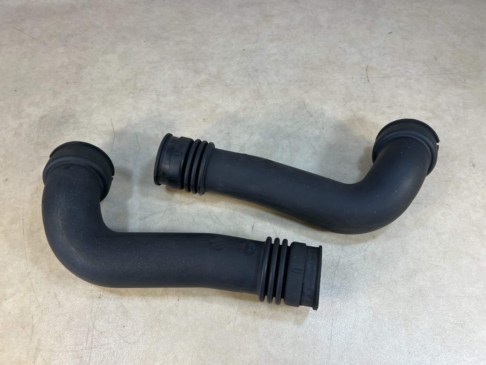 MERCEDES-BENZ Mercedes G S class W463 W220 4.0 400 CDI Genuine Intake Air Pipe x2 psc