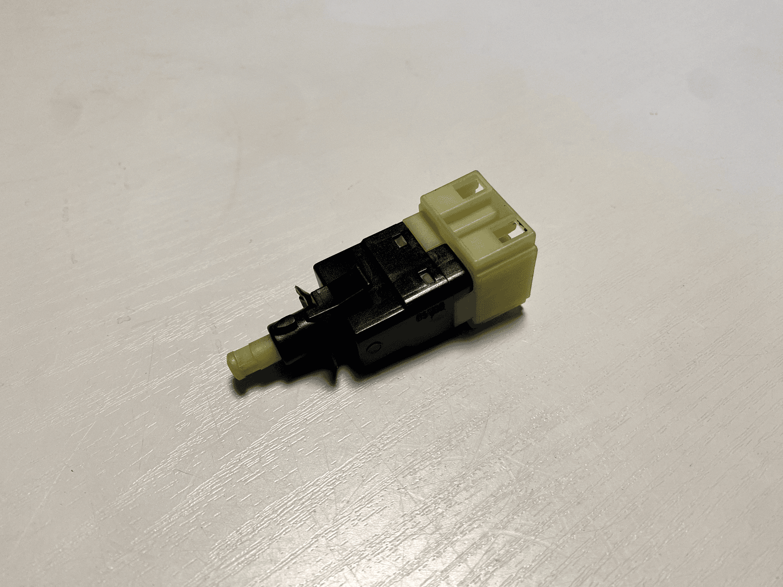 MERCEDES-BENZ Mercedes G class W463 GENUINE Brake Light Switch A0015456409