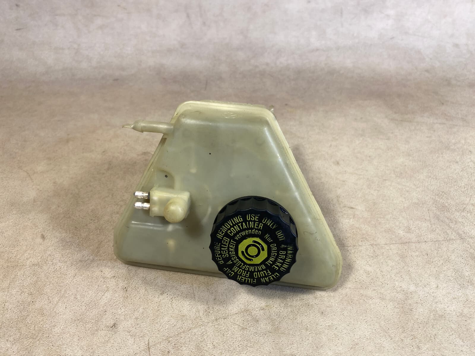 MERCEDES-BENZ Mercedes G class W463 Genuine Brake Master Cylinder Reservoir A0004301102